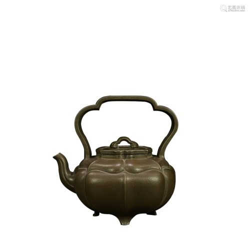 TEAPOT WITH LOOP HANDLES AND 'SHI PENG' INSCRIBED