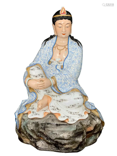 PAINTED FIGURE OF GUANYIN