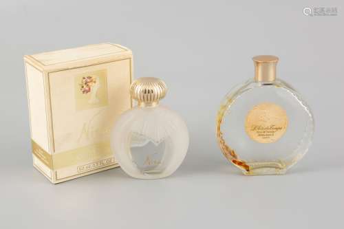 LALIQUE 法国。两瓶Nina Ricci L air du temps香水，玻璃和压模玻璃...