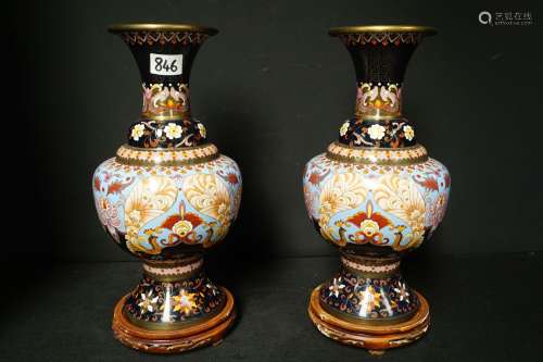 2 CHINESE VAZEN IN CLOISONNE