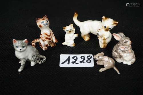 LOT MINIATUREN KATTEN IN PORSELEIN