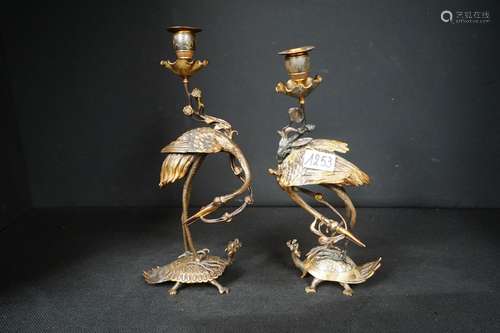 2 ANTIEKE BRONZEN KANDELAARS