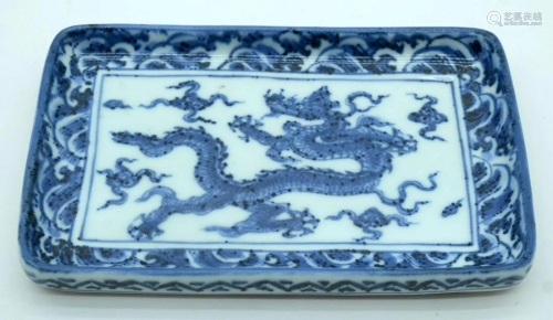 A Chinese blue and white ceramic tray decorated with a