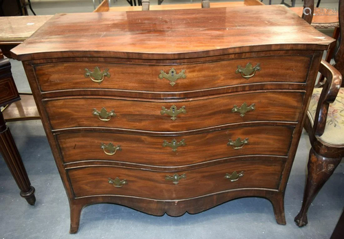 A GEORGE III SERPENTINE MAHOGANY CHEST OF DRAWERS. 87