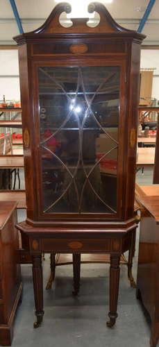 AN ANTIQUE MAHOGANY CORNER CUPBOARD DISPLAY UNIT i…