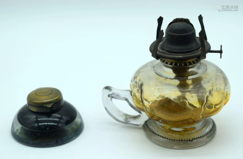A small Victorian glass aladdin oil lamp base together