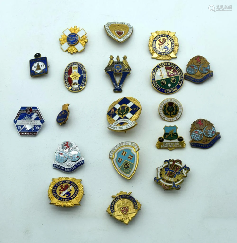 A collection of Bowling related enamelled badges (19).