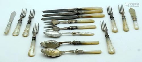 A collection of mother of pearl handled cutlery (16).