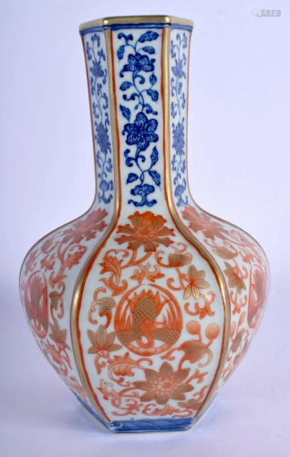 A CHINESE BLUE AND WHITE PORCELAIN VASE 20th Century.