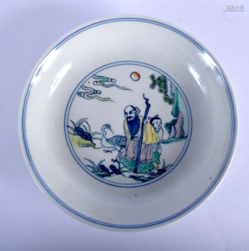 A CHINESE BLUE AND WHITE PORCELAIN DOUCAI DISH 20th