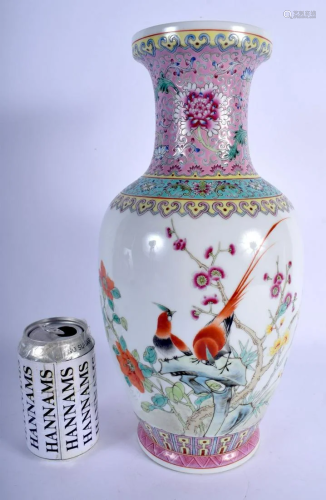 A LARGE CHINESE REPUBLICAN FAMILLE ROSE PORCELAIN VASE