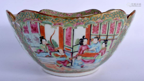 A 19TH CENTURY CHINESE CANTON FAMILLE ROSE PORCELAIN