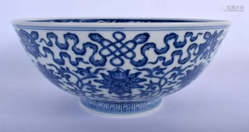 A LARGE CHINESE BLUE AND WHITE PORCELAIN BOWL 20th