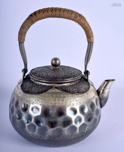 AN EARLY 20TH CENTURY JAPANESE MEIJI PERIOD PURE SILVER