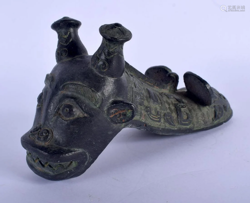 AN UNUSUAL 19TH CENTURY CHINESE ARCHAIC STYLE BRONZE