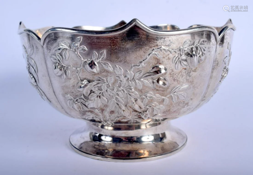 A LATE 19TH CENTURY CHINESE SCALLOPED SILVER BOWL by