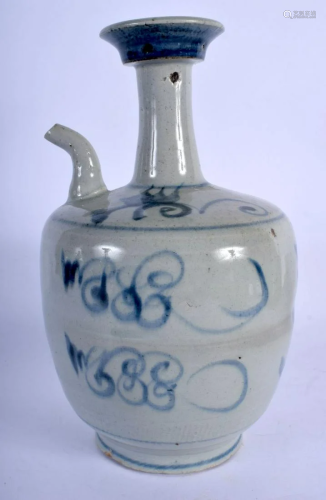 AN UNUSUAL 19TH CENTURY CHINESE BLUE AND WHITE