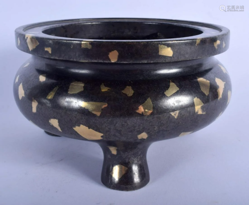 A RARE EARLY 20TH CENTURY CHINESE GOLD SPLASH BRONZE