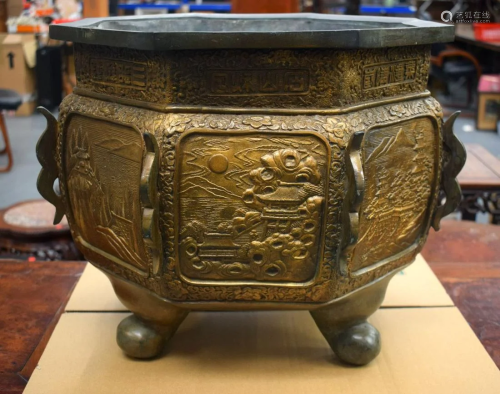 A LARGE 19TH CENTURY JAPANESE MEIJO PERIOD BRONZE