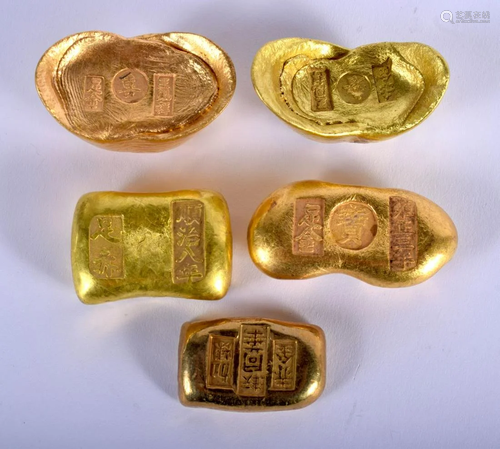 FIVE CHINESE YELLOW METAL INGOTS 20th Century. 381