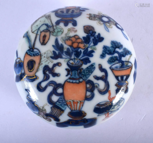 A 19TH CENTURY CHINESE DOUCAI PORCELAIN BOX AND COVER