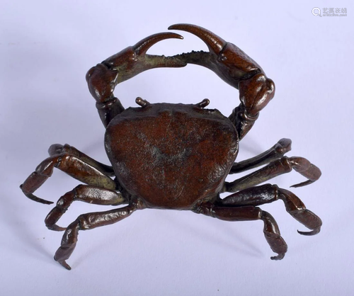 A JAPANESE BRONZE CRAB OKIMONO. 10 cm x 8 cm.