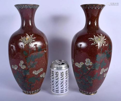 A LARGE PAIR OF EARLY 20TH CENTURY JAPANESE MEIJI