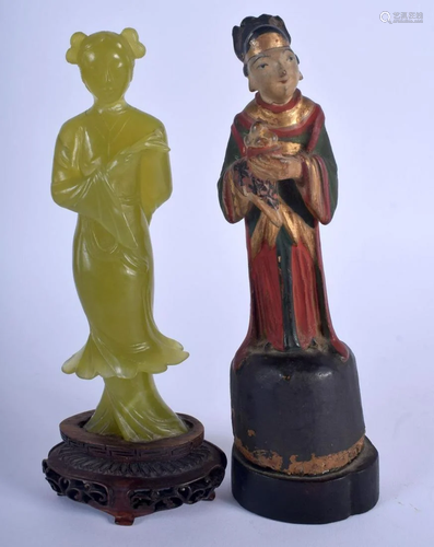 AN EARLY 20TH CENTURY CHINESE CARVED JADE FIGURE OF A