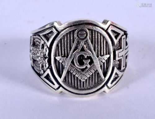 A SILVER AND MASONIC RING. Q/R. 7.4 grams.