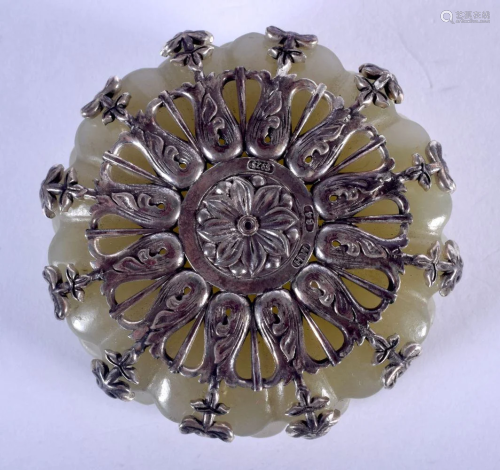 AN UNUSUAL CONTINENTAL SILVER MOUNTED JADE LOBED BOX