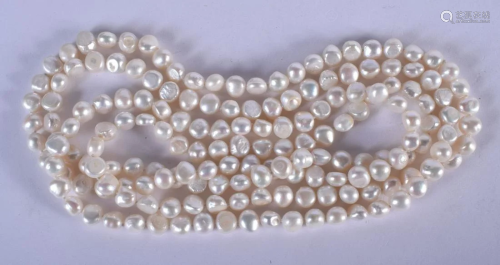 A PEARL NECKLACE. 160 cm long.