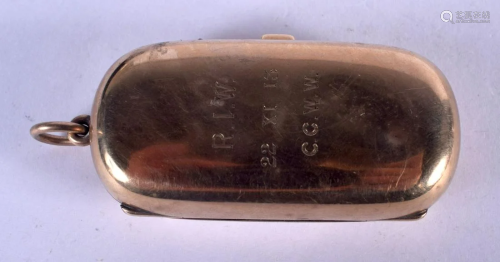 AN ANTIQUE 9CT GOLD SOVEREIGN CASE. 34.8 grams. 6 c…