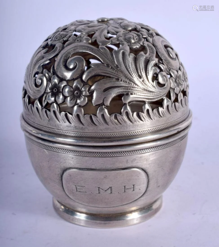 A STERLING SILVER BOX AND COVER. 92 grams. 9 cm x 8 cm.
