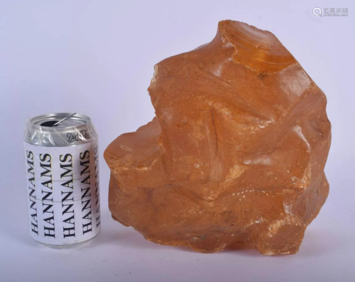 A VERY LARGE CONTINENTAL AMBER SPECIMEN 2.6 kgs. 20 cm