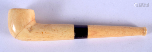 A VINTAGE BONE PIPE. 12 cm long.