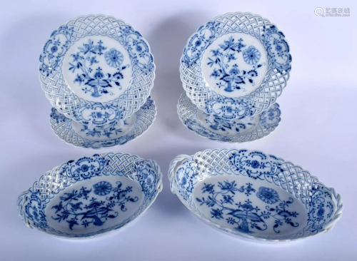 A COLLECTION OF MEISSEN BLUE AND WHITE PORCELAIN