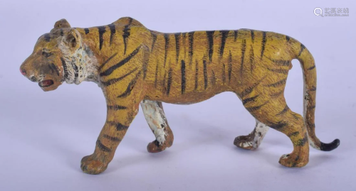 A CONTEMPORARY COLD PAINTED BRONZE TIGER. 9 cm x 6 c…