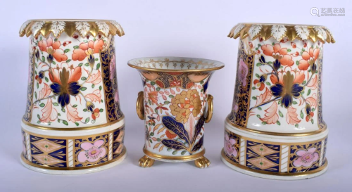 A PAIR OF EARLY 19TH CENTURY DERBY IMARI PORCELAIN