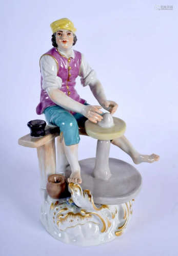 AN EARLY 20TH CENTURY MEISSEN PORCELAIN FIGURE OF A