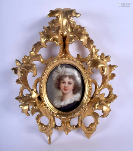 AN ANTIQUE CONTINENTAL PORCELAIN PLAQUE within a