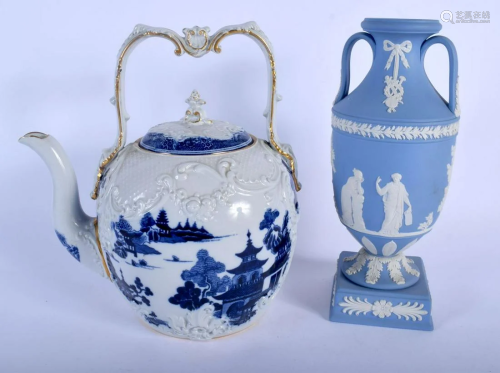 A RARE LARGE ANTIQUE SPODE BLUE AND WHITE TEAPOT AND