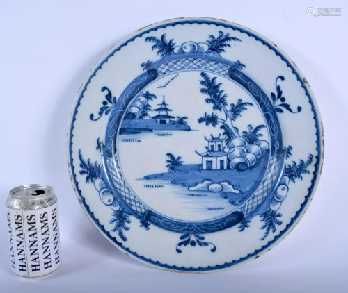 A LARGE 18TH CENTURY DUTCH DELFT BLUE AND WHITE