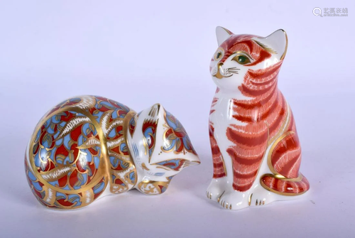 Royal Crown Derby paperweight of a seated kitten and a