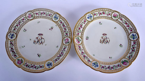 Late 18th c. Clignancourt pair of plates the centres