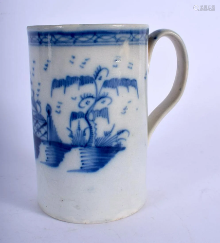 A LATE 18TH/19TH CENTURY ENGLISH PEARLWARE MUG painted