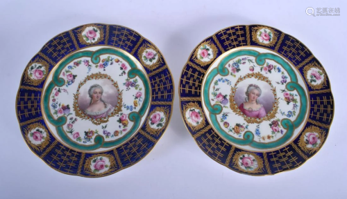 A PAIR OF 19TH CENTURY FRENCH SEVRES PORCELAIN CABINET
