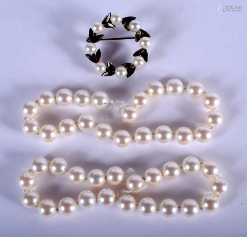 A VINTAGE CULTURED PEARL NECKLACE together with a neo