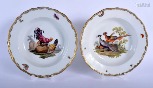 A PAIR OF 19TH CENTURY MEISSEN PORCELAIN BARBED BOWLS