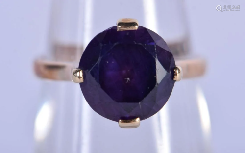 A RARE VINTAGE 18K CHINESE GOLD AND AMETHYST RING. 3.6