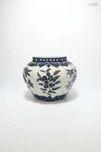 chinese blue and white porcelain sanduo jar